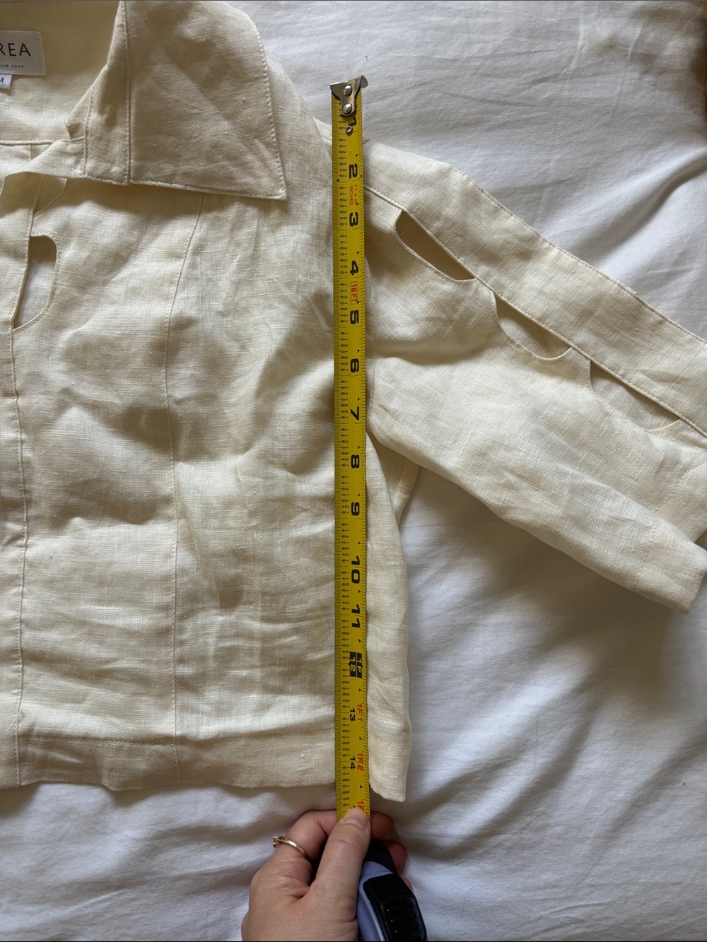 NEREA Cream Linen Crop Shirt - Picture 4 of 5